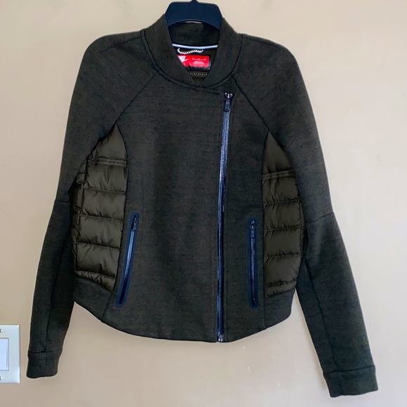 NIKE Aeroloft Tech Fleece Bomber Jacket - Picture 7 of 15